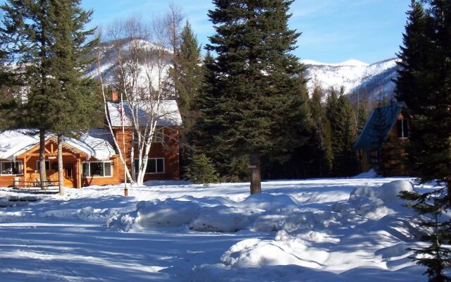 Smoky Bear Ranch Bed & Breakfast & Cabins