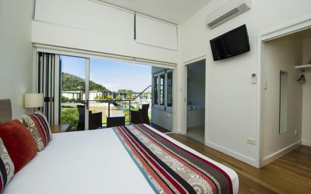 Beachside Apartment 10