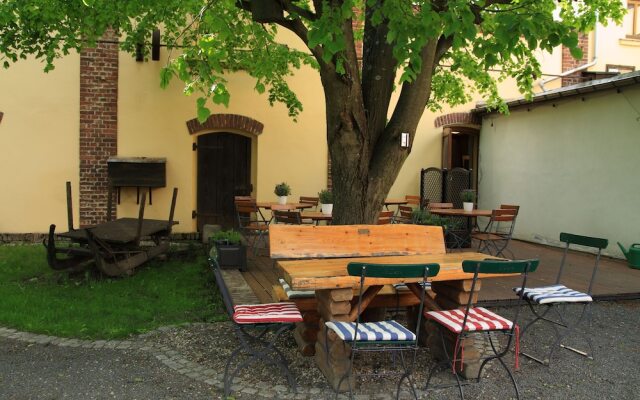 Pension und Gaststätte "Zur Brauschänke"