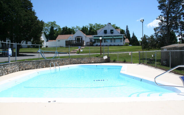 Blue Spruce Motel & Townhouses