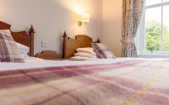 The Woodside Hotel, Aberdour. Exclusive Use