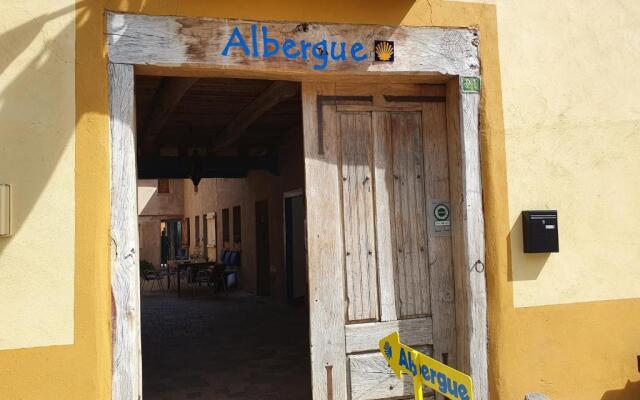 Albergue Villares de Orbigo - Sólo para Peregrinos