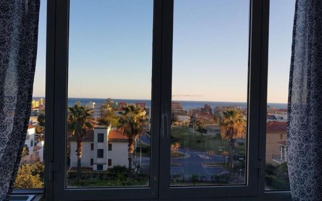 Very cosy house with fabulous sea view!