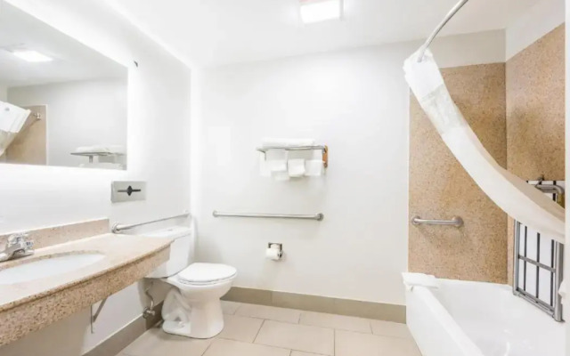 Red Roof Inn PLUS & Suites Birmingham - Bessemer