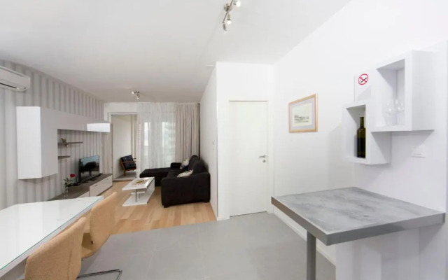 Apartment Ema