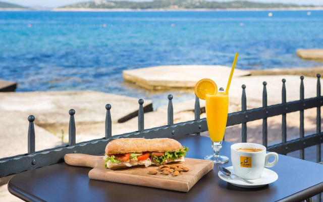 Hotel Villa Arausana & Antonina