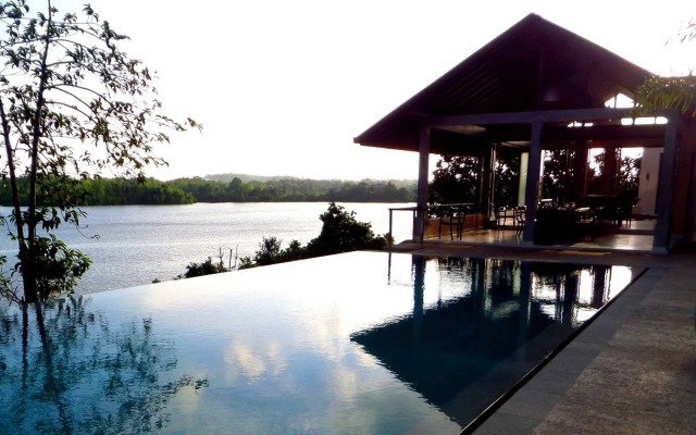 Sea Heart House on Koggala Lake
