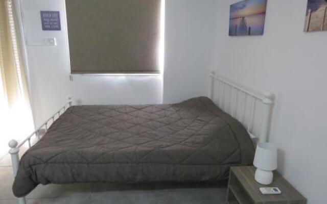 Adonis Apartment