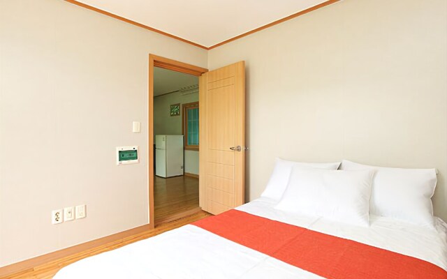 Gyeongju Lakeside Waltz Pension