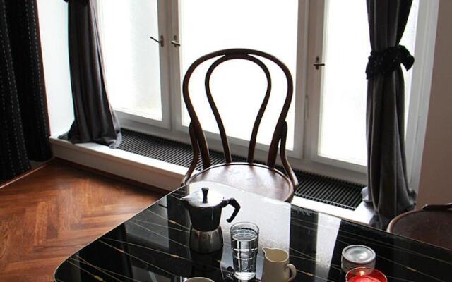 Retro Flat Apartment