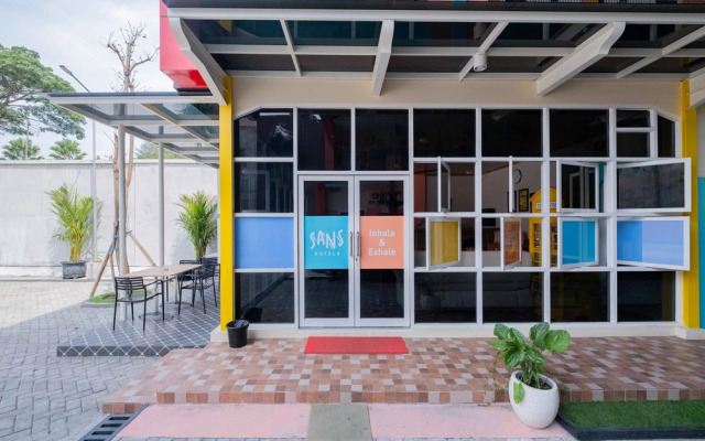 Sans WM Hotel Blitar