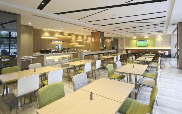 Holiday Inn Express Shanghai Gongkang by IHG