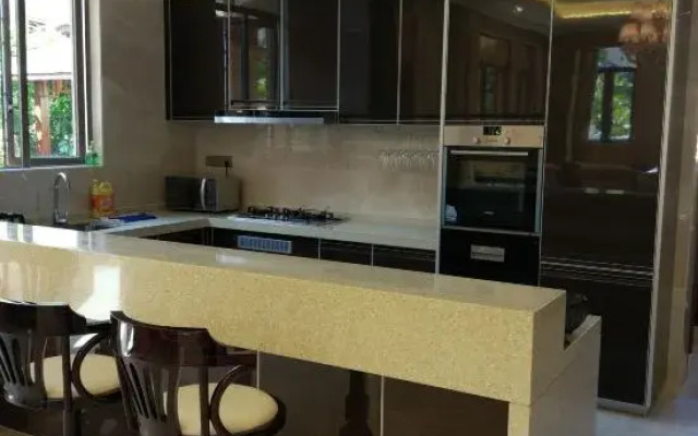 Splendid Xiangjiang Hot Spring Villa