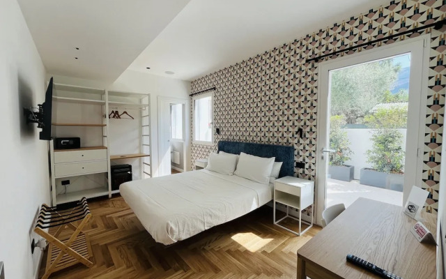 Marina Boutique Rooms