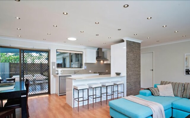 Little Beach House, 8 Mistral Close