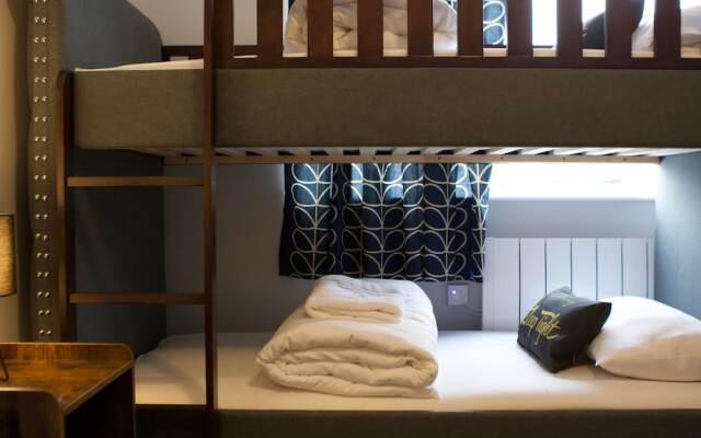 The Sailing Club - 6 Bedroom Hot Tub Town Centre