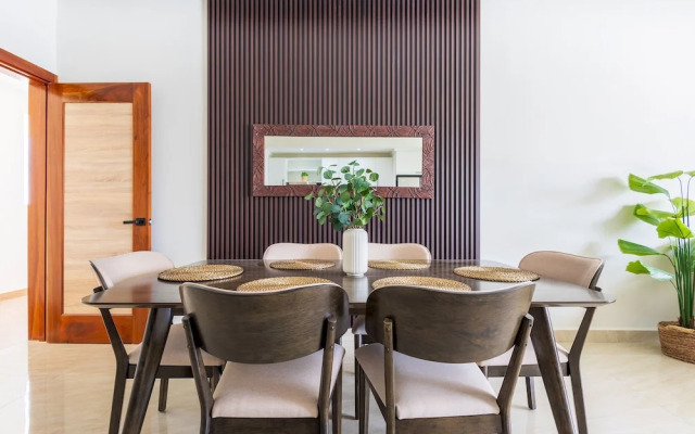 2BR Oasis in Eden Tropical - BBQ Pool Near Beach