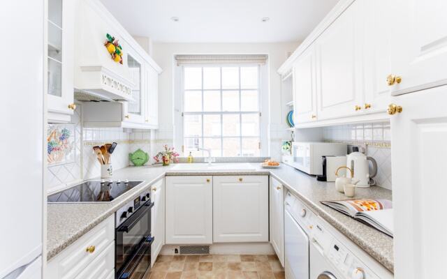 Traditional 2 bedroom flat