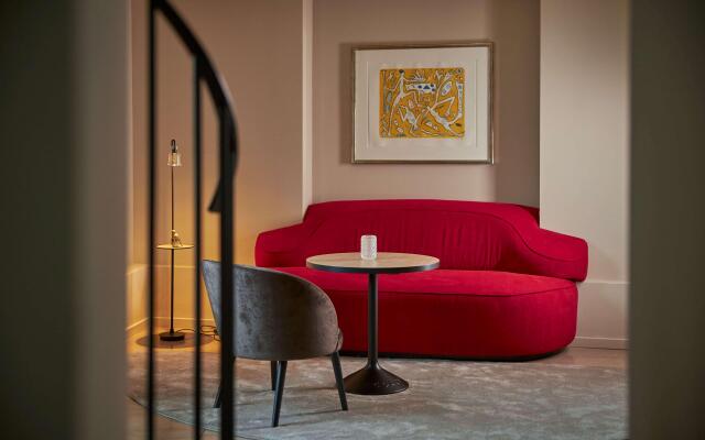 Wasserturm Hotel Cologne, Curio Collection by Hilton