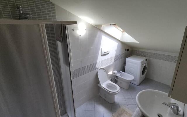 Appartamento nuovo con cucina ai piedi del Monviso