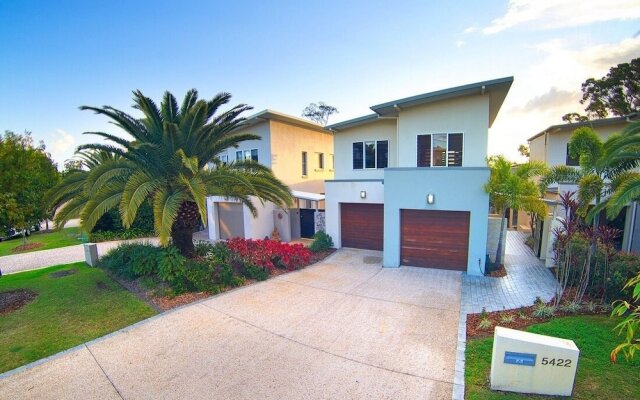 Bayhill Manor in Sanctuary Cove