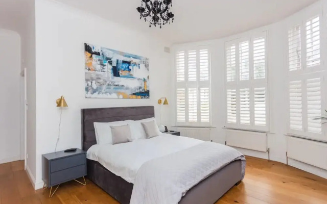 Luxury 2 Bedroom Apartment With Large Garden & gym