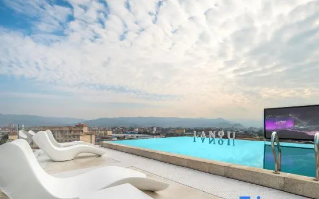 Rililanou International Hotel