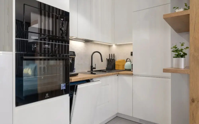 Lux Krakow Apartment by Renters Prestige