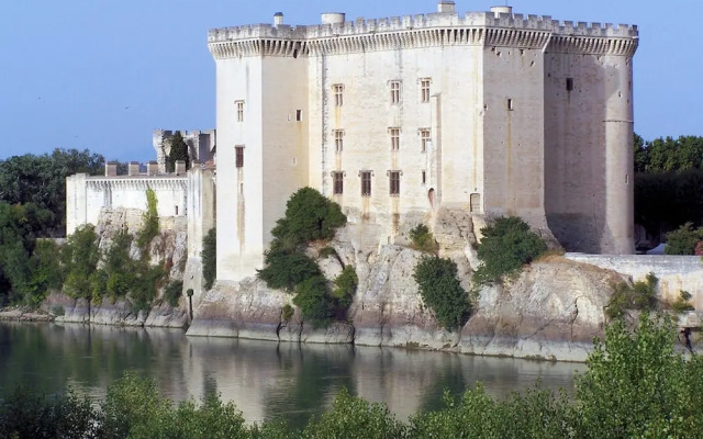 Bright Studio in Tarascon, Provence, With Pool Access, Furnished Garde