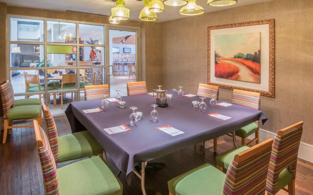 Crowne Plaza Charleston Airport - Conv Ctr by IHG