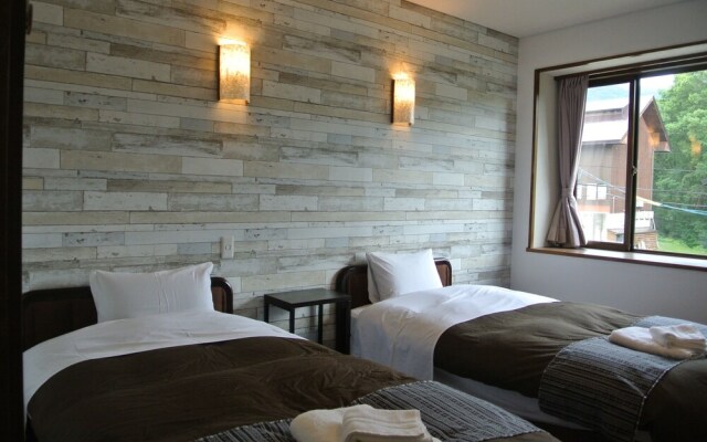 White Tree Log House Madarao Tangram