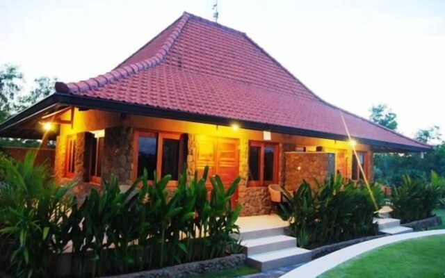 Three Monkeys Villas