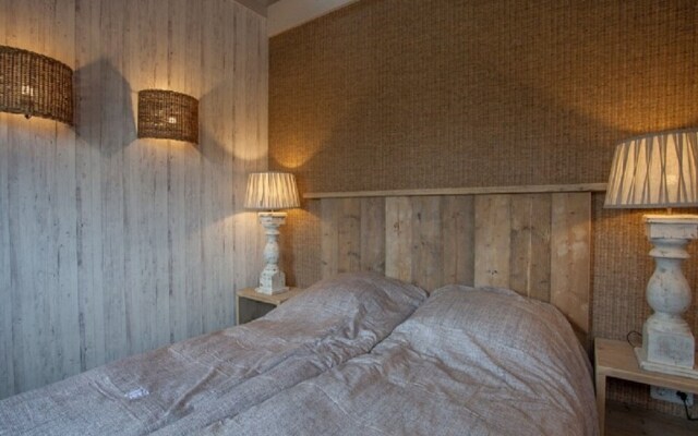 Gorgeous Riverside Chalet in Cothen