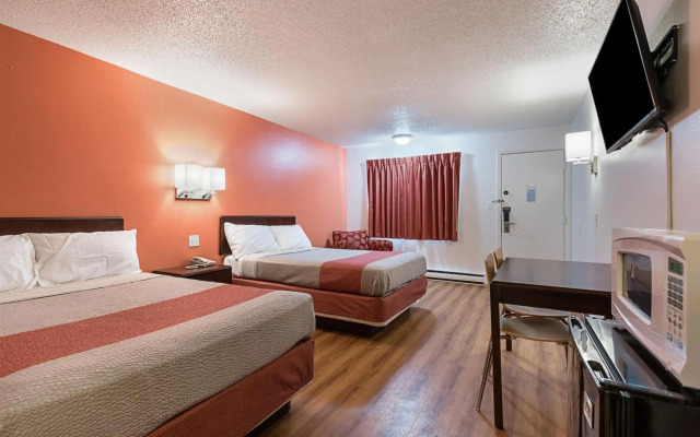 Motel 6 Frackville, PA