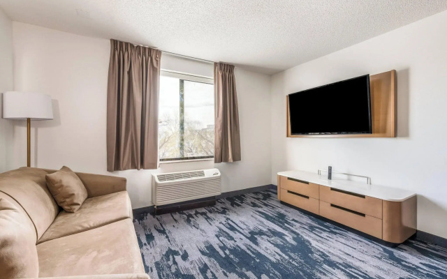 Fairfield Inn & Suites by Marriott Greensboro Coliseum Area