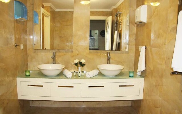 Sarah Suite