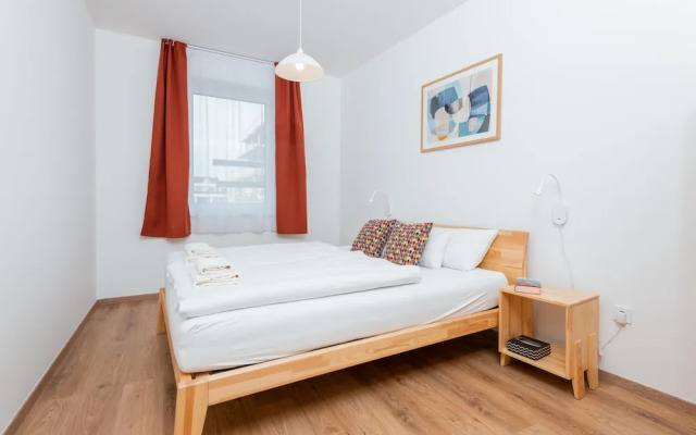 WestSide Apartments by Urbanrent