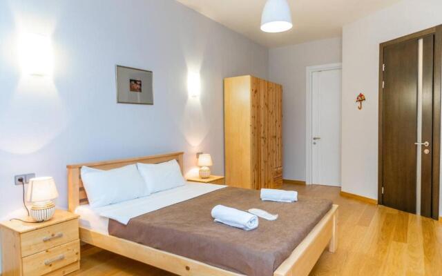 Wehost Spacious place near Rustaveli