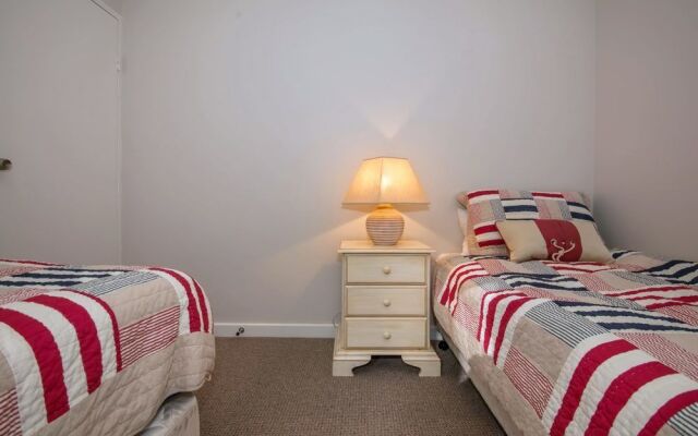 Bay Parklands, Unit 19/2 Gowrie Avenue