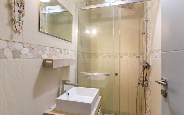 Nice holiday home in Provence-Alpes-Côte d'Azur with pool