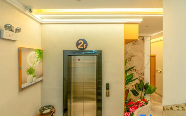 Qujing Yujin Smart Hotel (Qilin High School Branch)