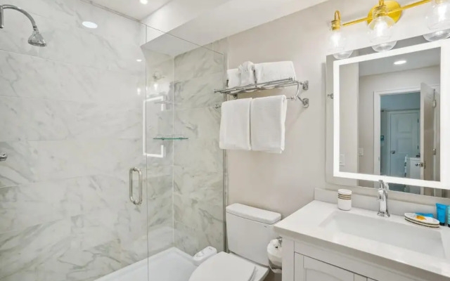 Pelican Pointe 5B