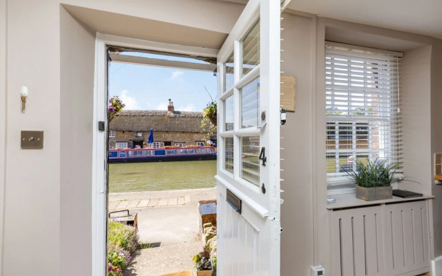 4 Canalside Cottages