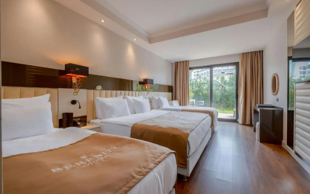 Serenity Queen Hotel