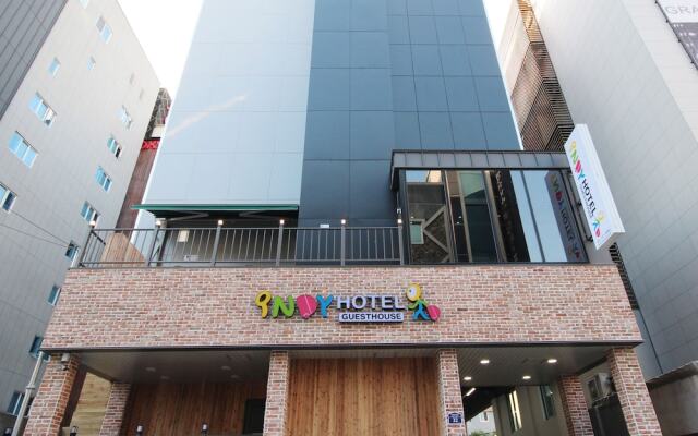 Indy Hotel