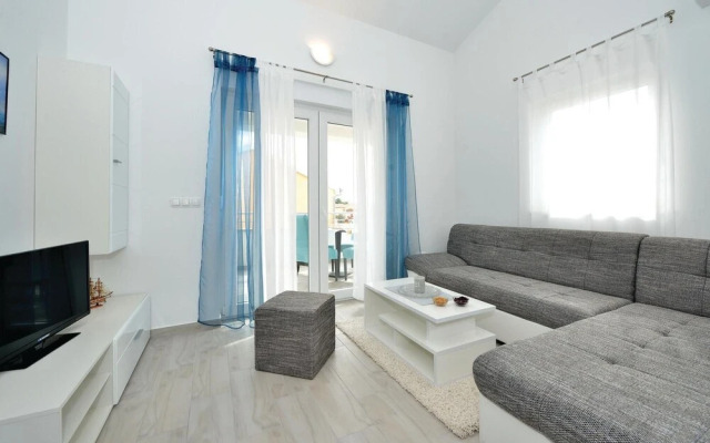 Amazing Home in Vrsi-mulo With Wifi and 2 Bedrooms