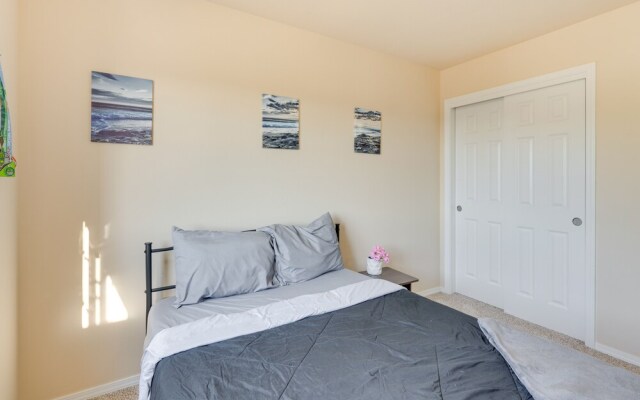 Bothell Retreat: Home Gym, Fireplace & More!