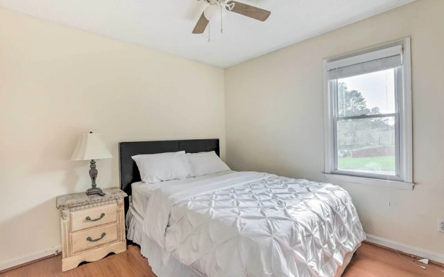 Pet-friendly House w/ Deck in Lawrenceville