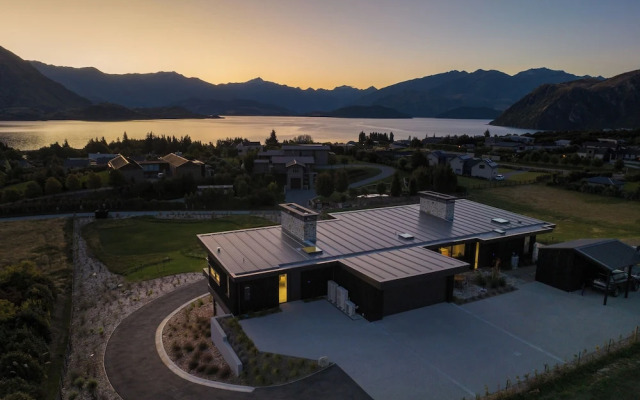 Ridgecrest - Lake Views - Sleeps 12