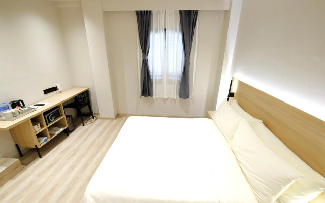 Rest Bugis Hotel